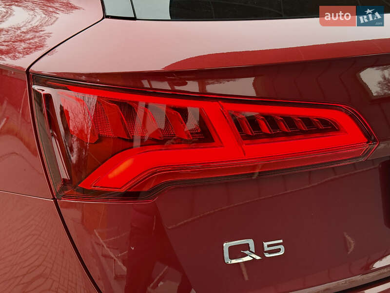 Внедорожник / Кроссовер Audi Q5 2018 в Ровно