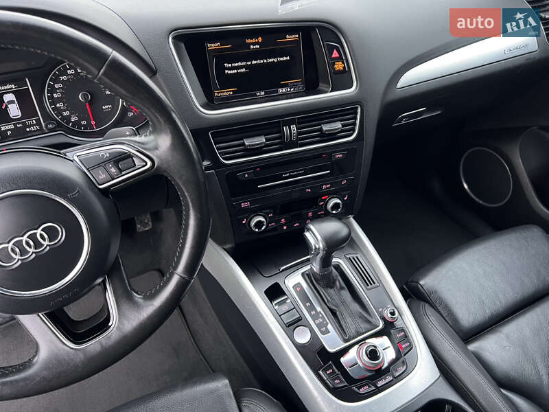 Внедорожник / Кроссовер Audi Q5 2017 в Нововолынске