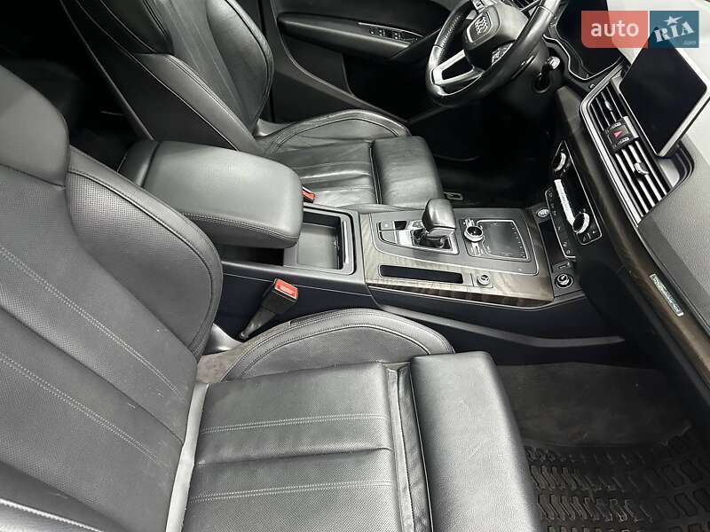 Позашляховик / Кросовер Audi Q5 2018 в Чернівцях