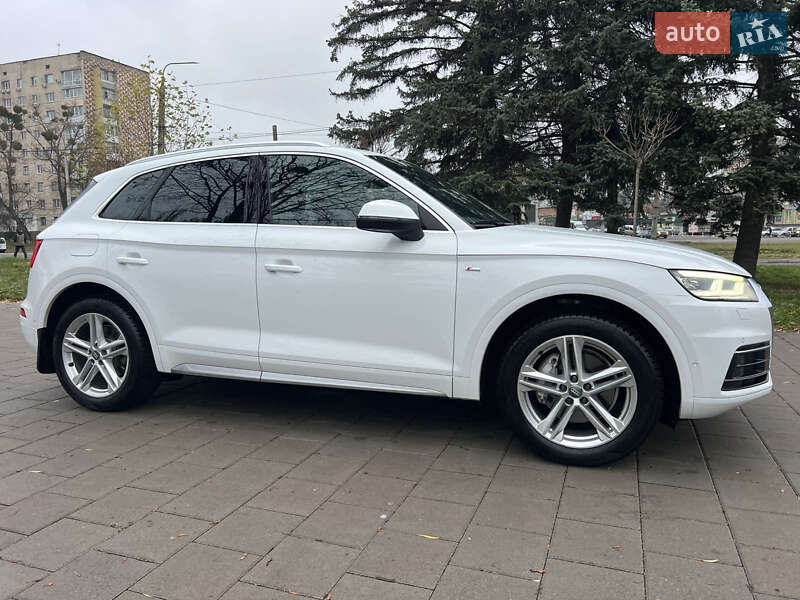 Позашляховик / Кросовер Audi Q5 2017 в Вінниці