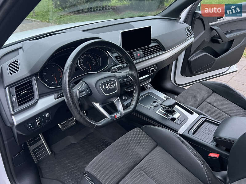 Позашляховик / Кросовер Audi Q5 2017 в Вінниці