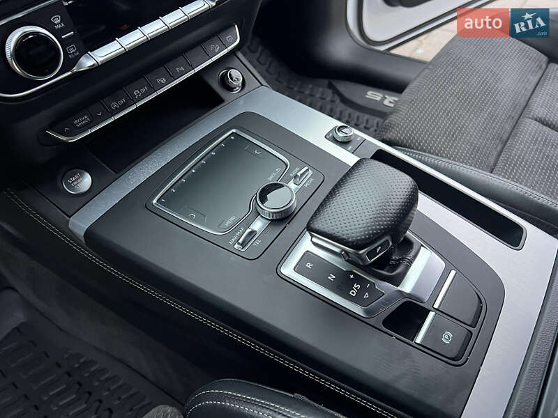 Позашляховик / Кросовер Audi Q5 2017 в Вінниці