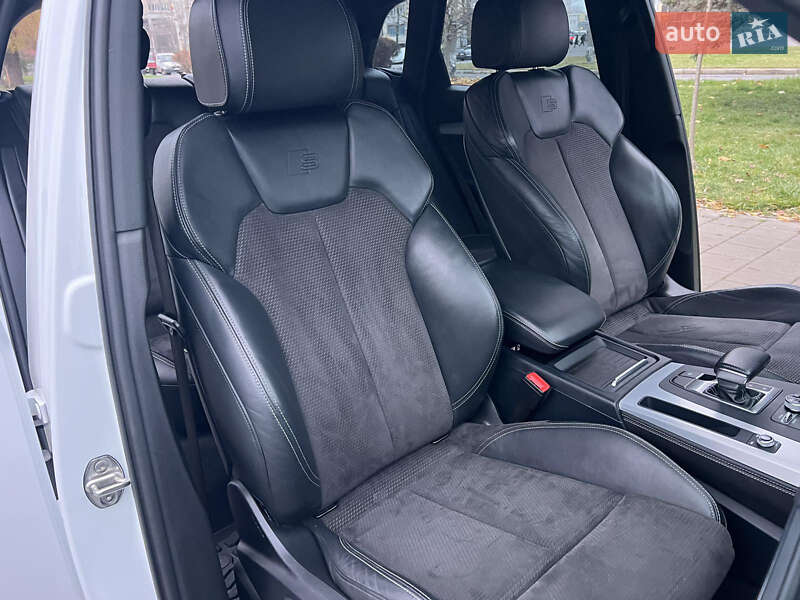 Позашляховик / Кросовер Audi Q5 2017 в Вінниці