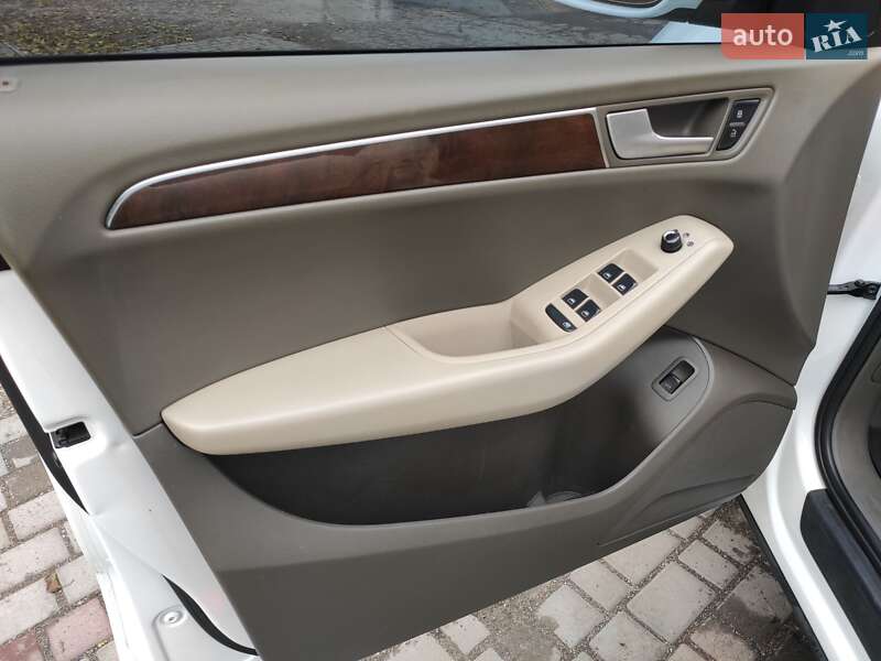 Позашляховик / Кросовер Audi Q5 2011 в Кривому Розі