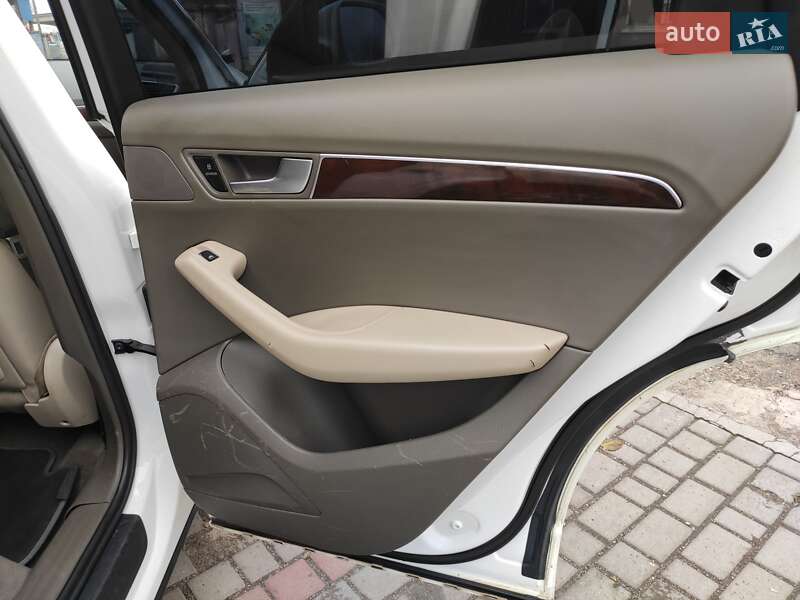 Позашляховик / Кросовер Audi Q5 2011 в Кривому Розі