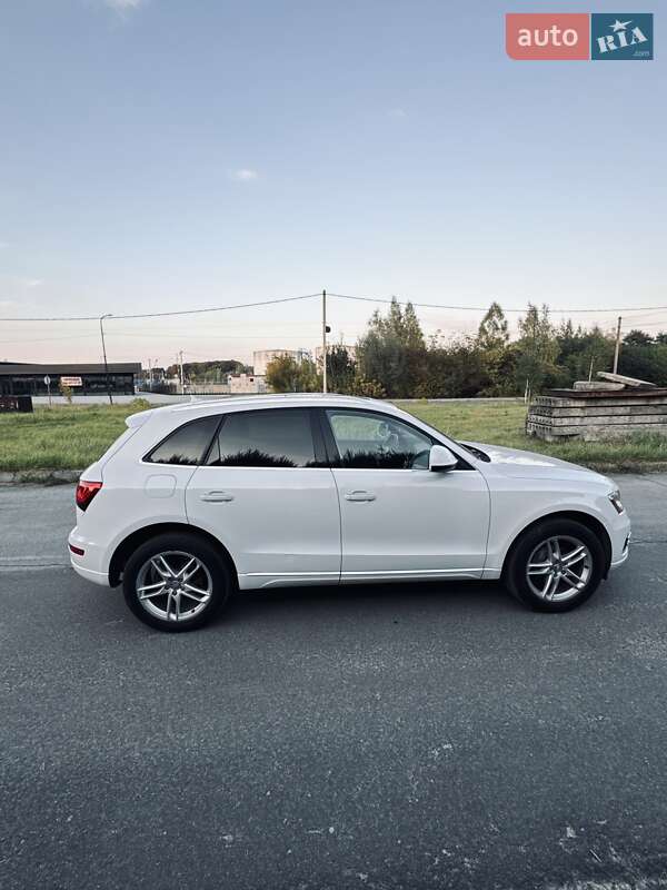 Внедорожник / Кроссовер Audi Q5 2014 в Шептицькому