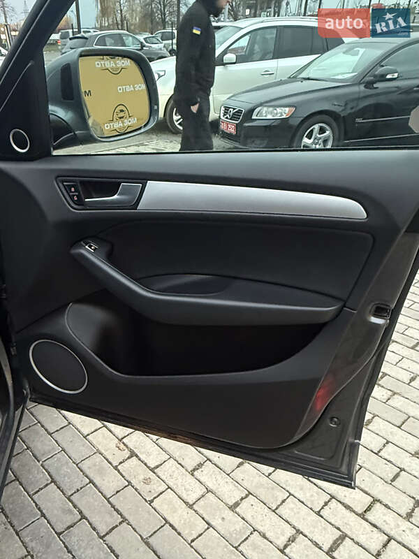 Позашляховик / Кросовер Audi Q5 2016 в Рівному