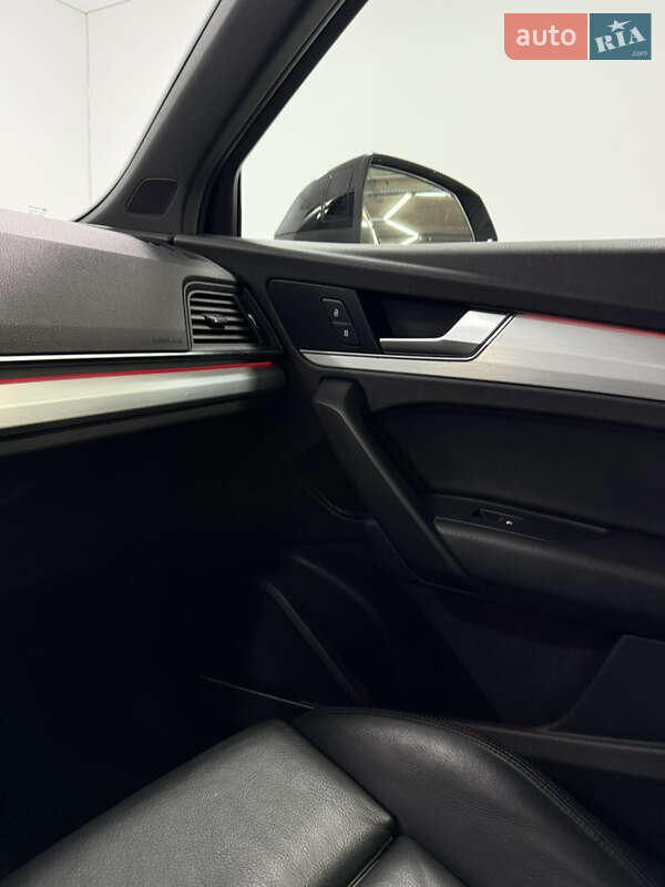 Позашляховик / Кросовер Audi Q5 2017 в Одесі