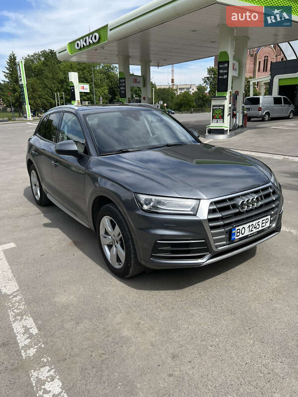 Внедорожник / Кроссовер Audi Q5 2017 в Гусятине