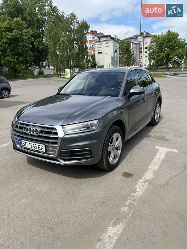 Внедорожник / Кроссовер Audi Q5 2017 в Гусятине