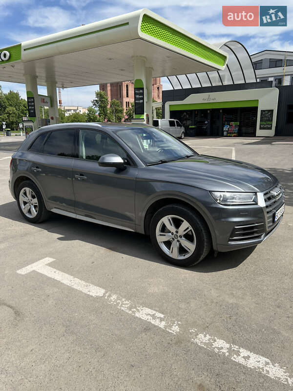 Внедорожник / Кроссовер Audi Q5 2017 в Гусятине