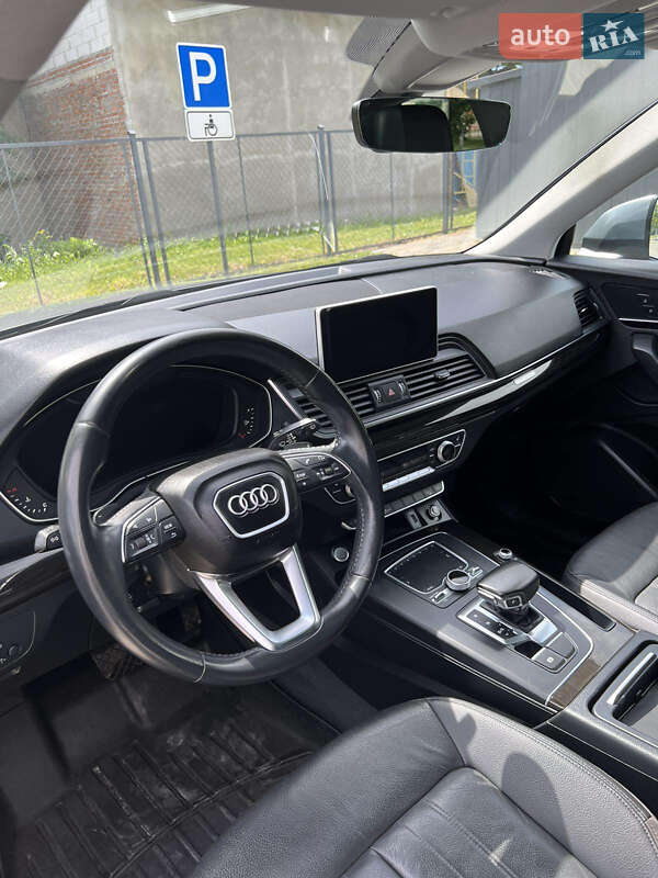 Позашляховик / Кросовер Audi Q5 2017 в Гусятині фото 47 Позашляховик / Кросовер Audi Q5 2017 в Гусятині