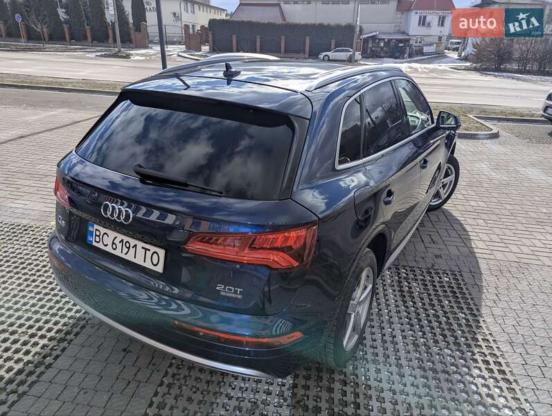 Позашляховик / Кросовер Audi Q5 2017 в Львові