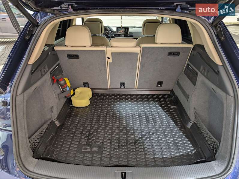 Позашляховик / Кросовер Audi Q5 2017 в Львові