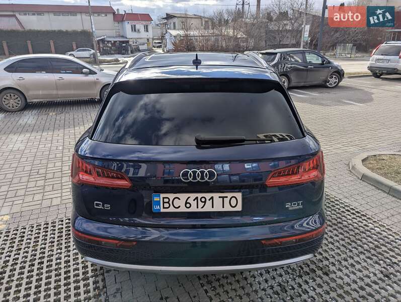 Позашляховик / Кросовер Audi Q5 2017 в Львові