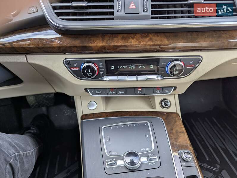 Позашляховик / Кросовер Audi Q5 2017 в Львові