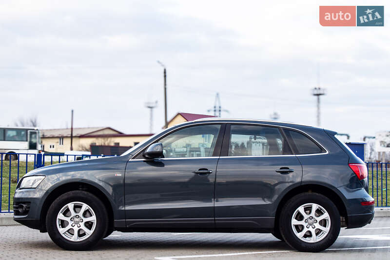 Внедорожник / Кроссовер Audi Q5 2009 в Нововолынске