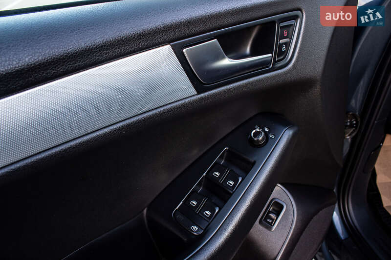 Внедорожник / Кроссовер Audi Q5 2009 в Нововолынске