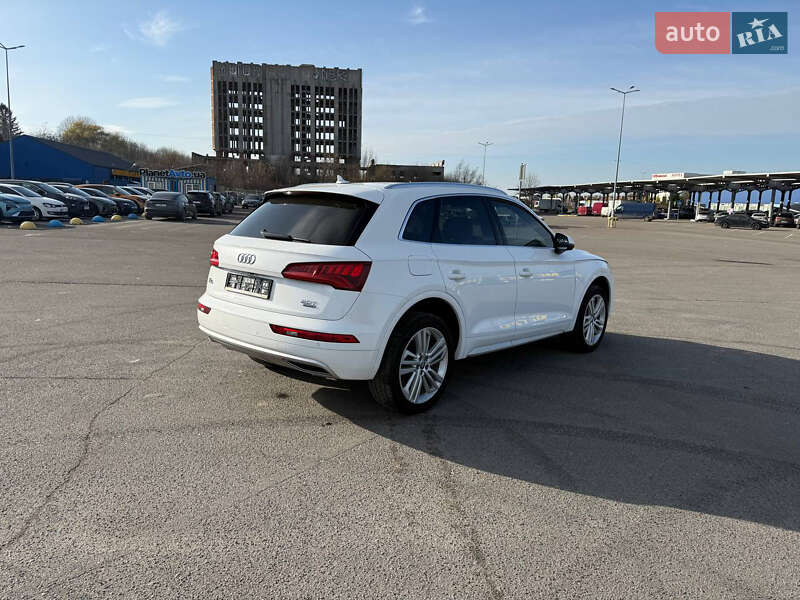 Позашляховик / Кросовер Audi Q5 2017 в Львові