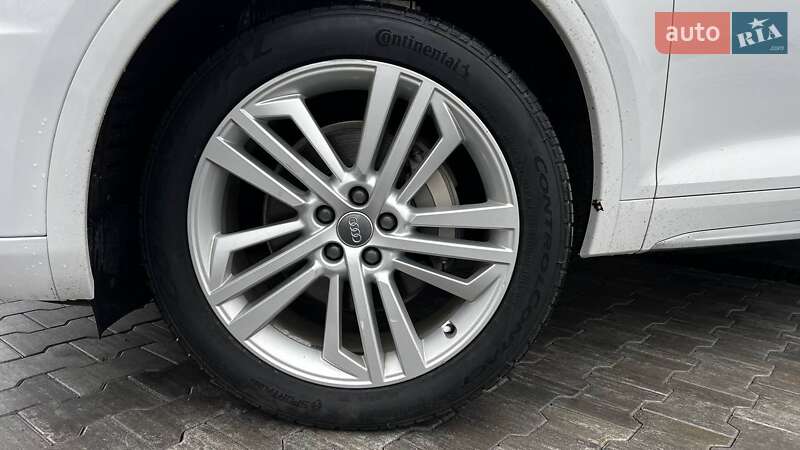 Внедорожник / Кроссовер Audi Q5 2017 в Киеве