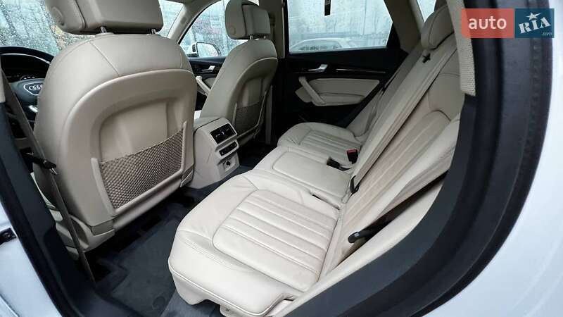 Внедорожник / Кроссовер Audi Q5 2017 в Киеве