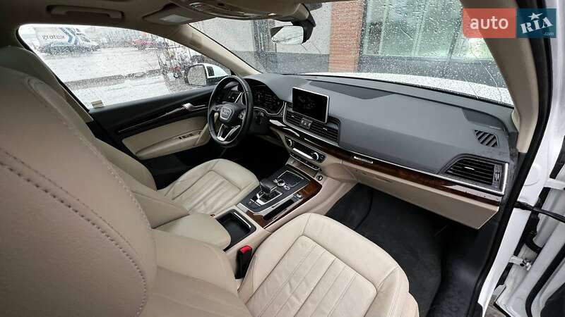 Внедорожник / Кроссовер Audi Q5 2017 в Киеве