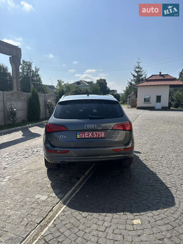 Позашляховик / Кросовер Audi Q5 2012 в Золочеві