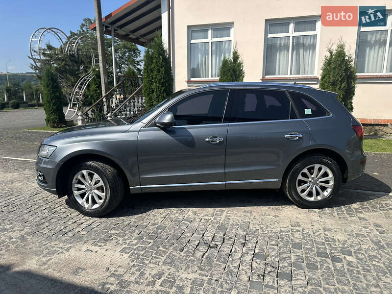 Позашляховик / Кросовер Audi Q5 2012 в Золочеві