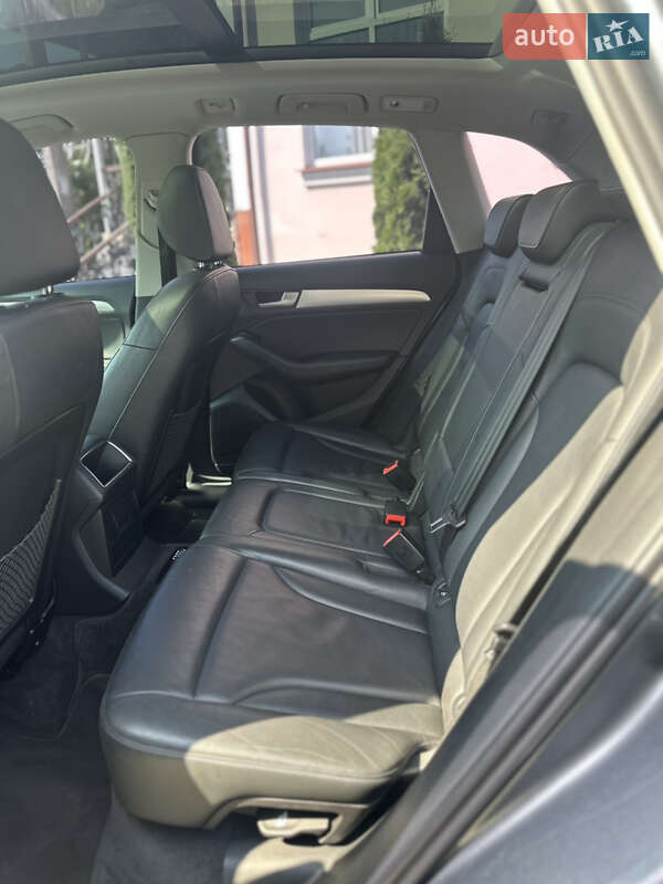 Позашляховик / Кросовер Audi Q5 2012 в Золочеві