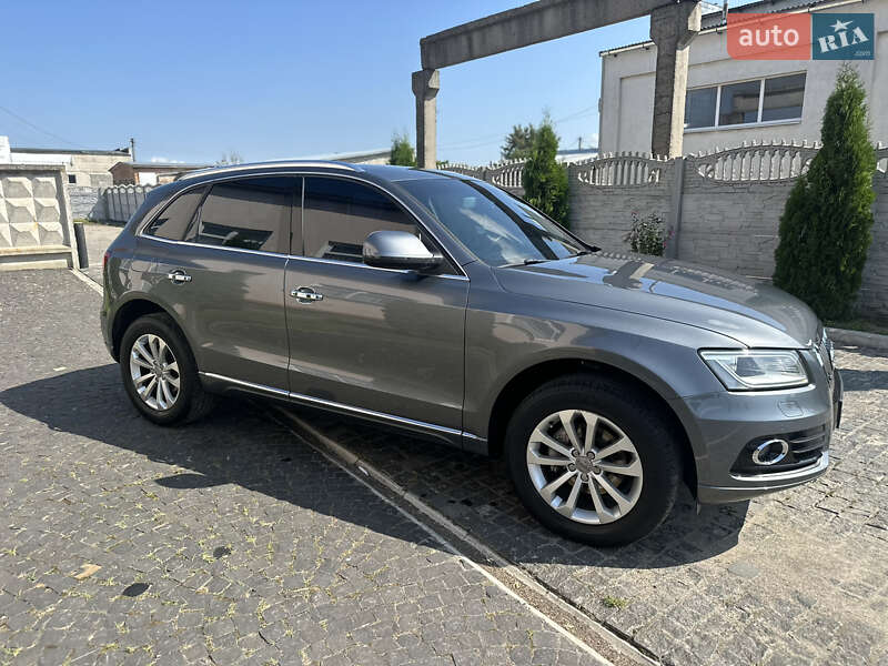 Позашляховик / Кросовер Audi Q5 2012 в Золочеві