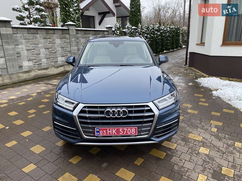 Позашляховик / Кросовер Audi Q5 2017 в Рівному