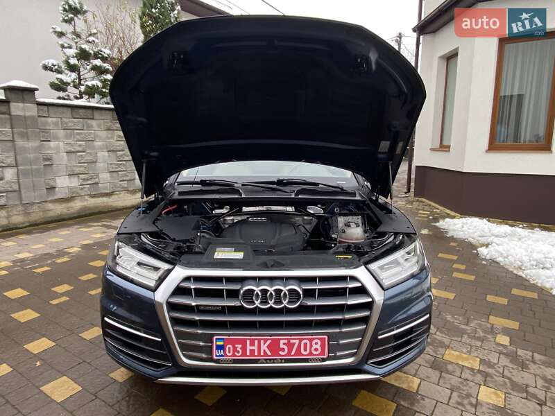 Позашляховик / Кросовер Audi Q5 2017 в Рівному