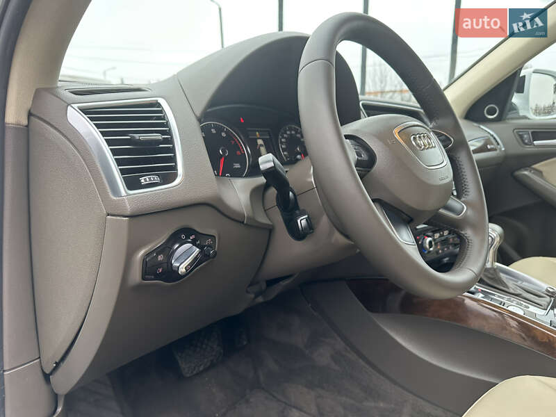 Внедорожник / Кроссовер Audi Q5 2015 в Дубно