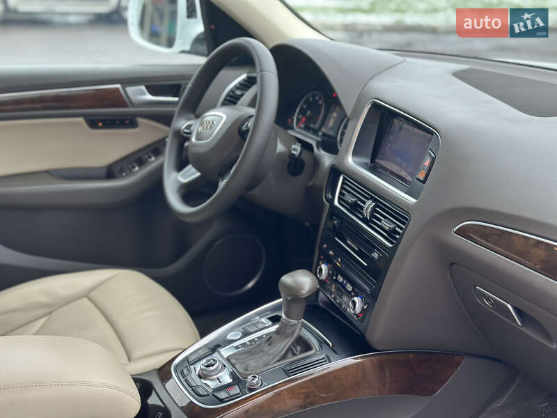 Внедорожник / Кроссовер Audi Q5 2015 в Дубно