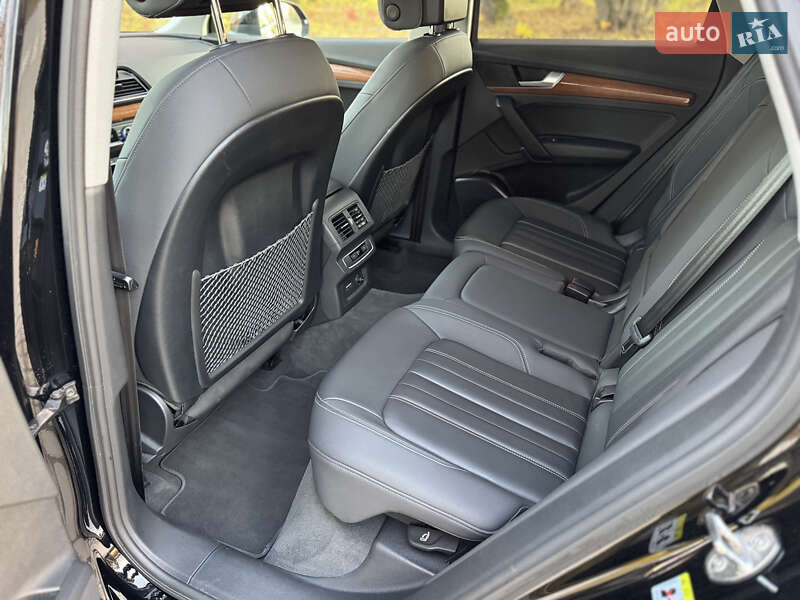 Внедорожник / Кроссовер Audi Q5 2020 в Новояворовске