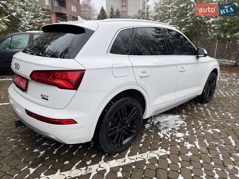 Внедорожник / Кроссовер Audi Q5 2018 в Луцке