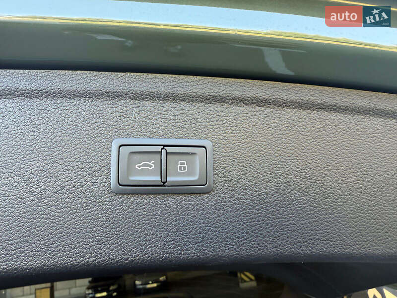 Позашляховик / Кросовер Audi Q5 2023 в Києві