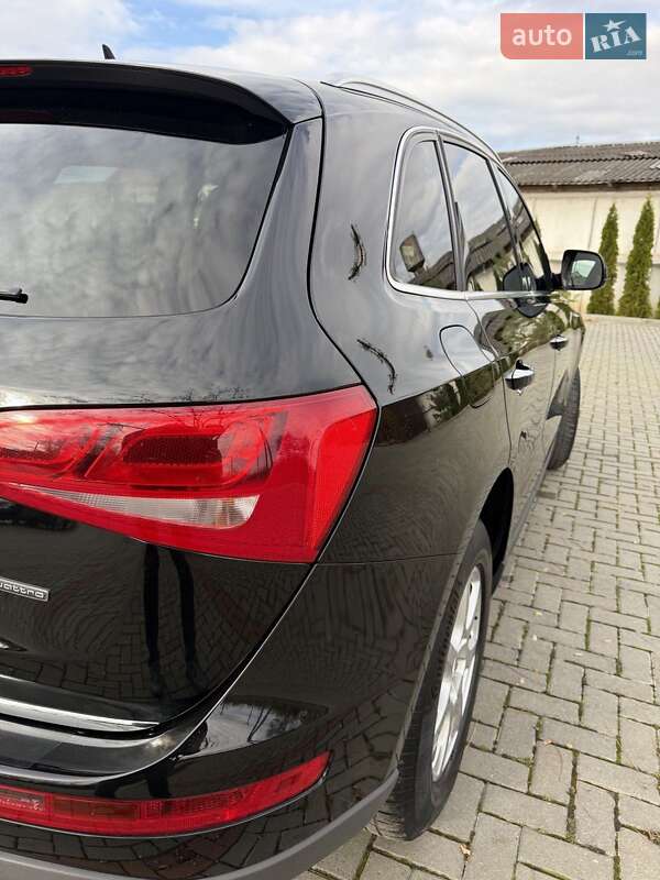 Позашляховик / Кросовер Audi Q5 2015 в Золочеві