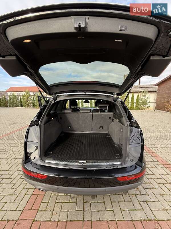 Позашляховик / Кросовер Audi Q5 2015 в Золочеві