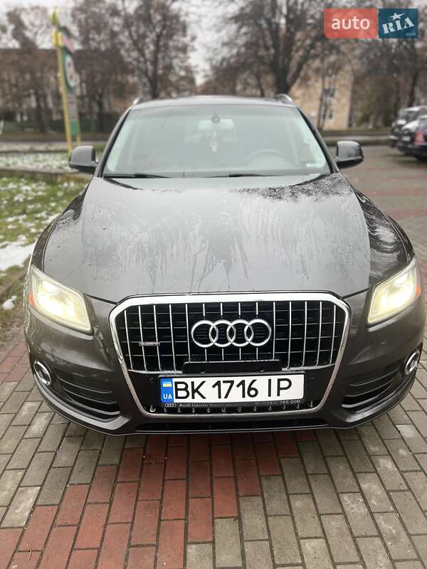 Позашляховик / Кросовер Audi Q5 2015 в Рівному