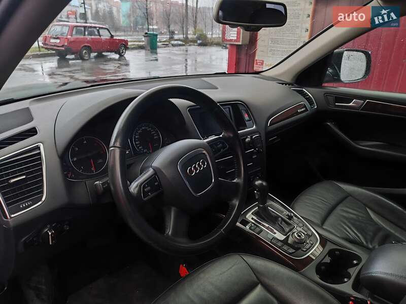 Позашляховик / Кросовер Audi Q5 2011 в Чернігові