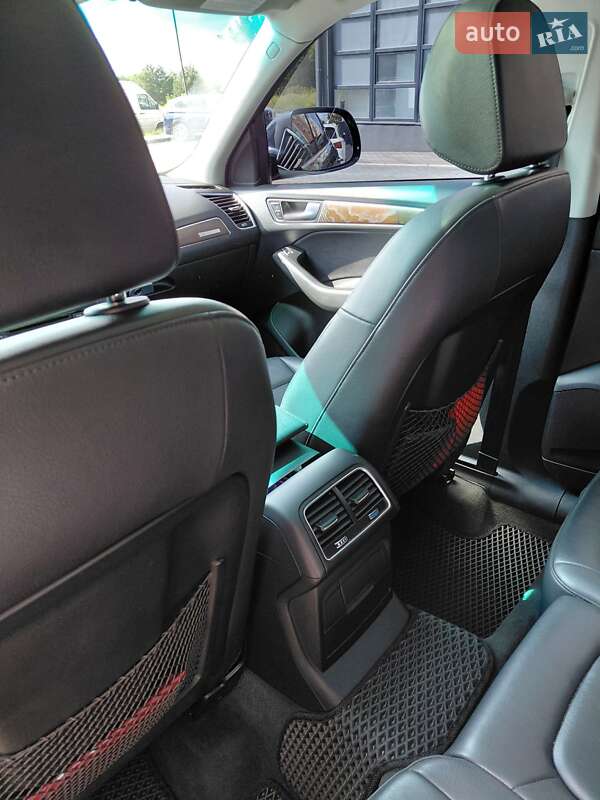 Позашляховик / Кросовер Audi Q5 2017 в Вараші