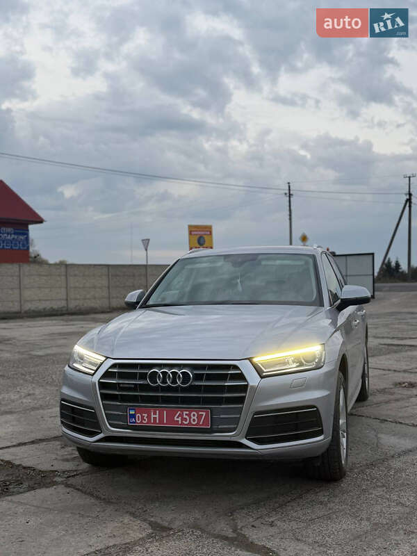 Внедорожник / Кроссовер Audi Q5 2018 в Владимире