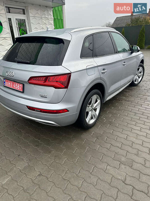Внедорожник / Кроссовер Audi Q5 2018 в Владимире