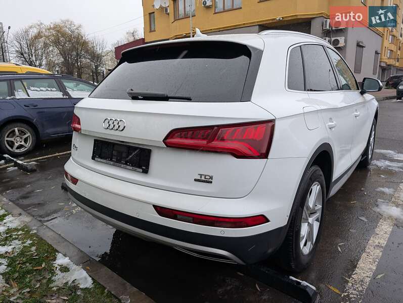 Позашляховик / Кросовер Audi Q5 2017 в Луцьку