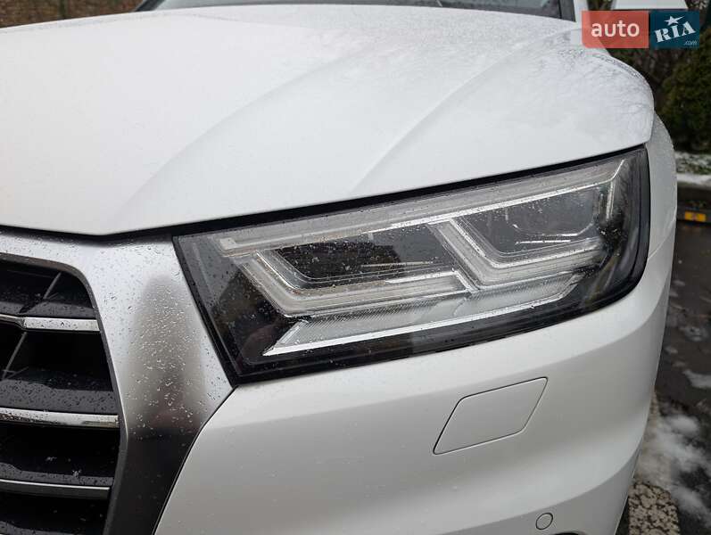 Позашляховик / Кросовер Audi Q5 2017 в Луцьку