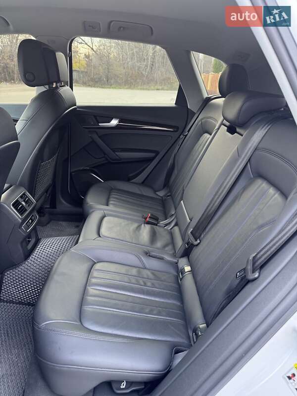 Позашляховик / Кросовер Audi Q5 2019 в Дніпрі