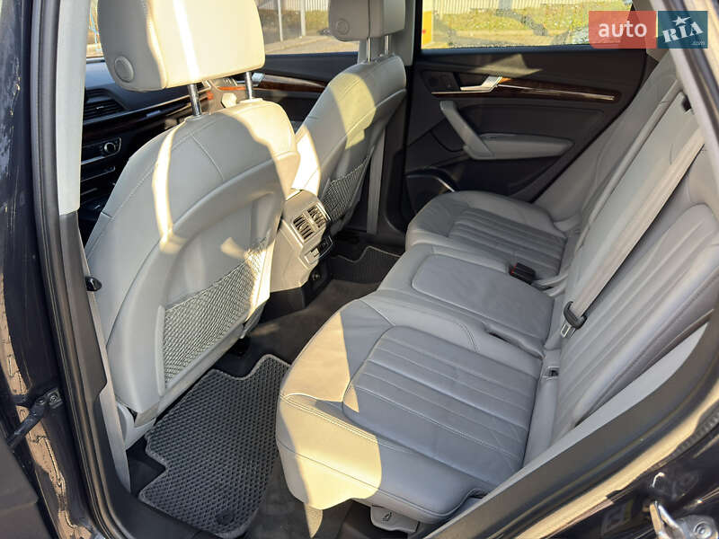 Внедорожник / Кроссовер Audi Q5 2017 в Луцке