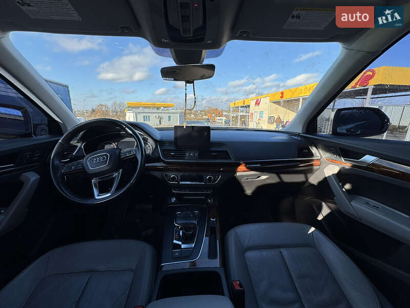 Внедорожник / Кроссовер Audi Q5 2017 в Луцке