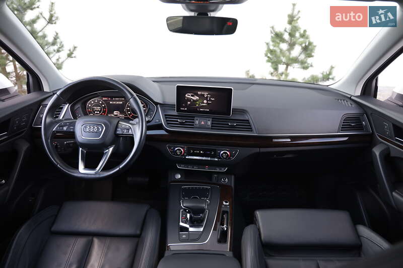 Позашляховик / Кросовер Audi Q5 2018 в Луцьку